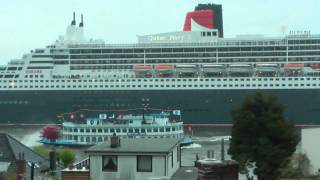 Queen Mary 2 passiert Blankenese am 13 Mai 2010 [upl. by Artima]