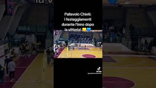 Pallavolo Chieti i festeggiamenti durante linno dopo la vittoria pallavolo volley pach96 [upl. by Nelg]