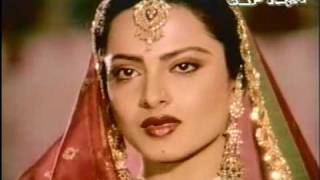 Rekha performing YE KYA JAGEH HAI DOSTON [upl. by Naylor]