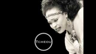 Oumou Sangare  Tcheou [upl. by Haron640]