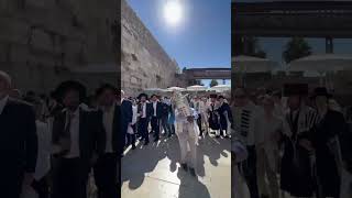 All Jews DANCING at the Western Wall israel sukka [upl. by Ativla]