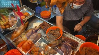 SINGAPORE HAWKER CENTRES  PEK KIO SUNDAY BRUNCH [upl. by Adiari]