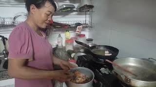 Hướng Dẫn Rán Chả Nem Không Dính Chảo  BÀ NHẪN VLOG [upl. by Aicila]