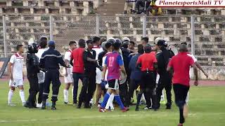 CAN U23  le combat du gardien Marocain et larbitre Gambien [upl. by Norrat]