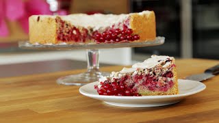 lecker einfach schnell Baiserkuchen mit Johannisbeeren  ein Traumkuchen  Sallys Welt [upl. by Heilman945]