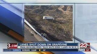 Lanes shutdown on SB I5 at Grapevine [upl. by Sanalda]