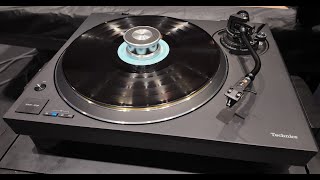 Technics Live Demos New SL1300G Turntable and New SCCX700 Wireless Powered Loudspeaker [upl. by Henry]