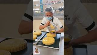 food mooncake bakery cake chinesecake cakebakery delicious chinesepastry shorts foodie [upl. by Nugesulo]