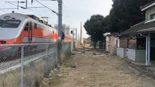 E1000 Series Tzechiang Limited Express Service 138 passing by abandoned South Tainan Station [upl. by Bluefarb]