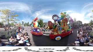 Disneyland Parade 360 [upl. by Tullusus]