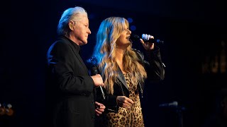 Trisha Yearwood and Don Henley on Austin City Limits quotWalkaway Joequot [upl. by Clarkin877]