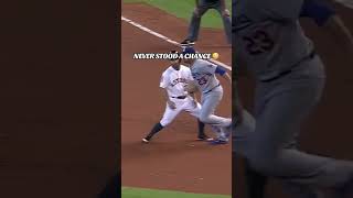 Clayton Kershaw with the INSANE pickoff of Jose Altuve 😯😯 [upl. by Aurelie]