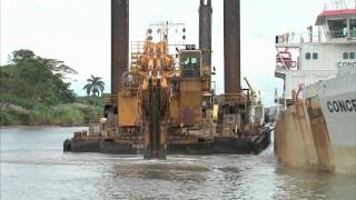 ¿Has visto las labores de Dragado en el Canal de Panamá [upl. by Adnaral]