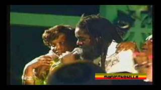 Dennis Brown in Jamaica Live at Sunsplash Finales de1988 11 [upl. by Tlihcox]