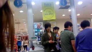 Kim Hyun Joong in Madrid Caprabo market xD [upl. by Molini]