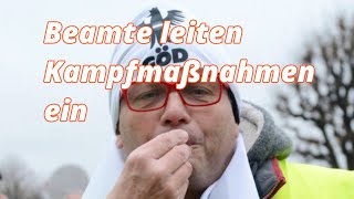 Beamte leiten Kampfmaßnahmen ein [upl. by Asylla]