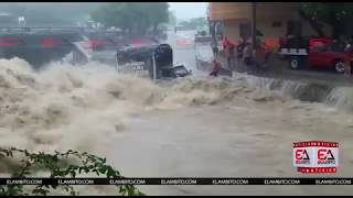 ARROYOS DE BARRANQUILLA ARRASTRAN VEHÍCULOS [upl. by Hoy]