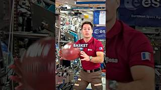 Le SPORT dans lESPACE  astronaute science [upl. by Siugram]