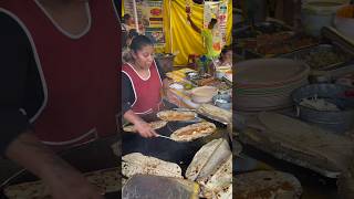 Quesadillas gigantes en puesto callejero quesadillas garnachas foodie viral parati [upl. by Nek]