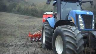 GASPARDO GIGANTE NEW HOLLAND SEMINA SU SODO Combined seed drill [upl. by Assirrem]