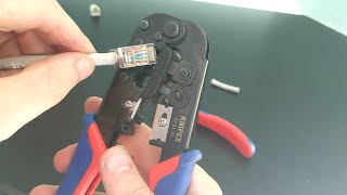 RJ45 Stecker richtig crimpen Cat5e ohne Einfädelhilfe Tipps und Tricks [upl. by Aiekan]