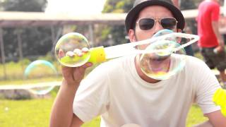 MALIQ amp DEssentials  Penasaran Official Music Video [upl. by Lorri]