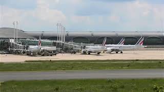 Roissy Charles de Gaulle en DIRECT [upl. by Bigg]