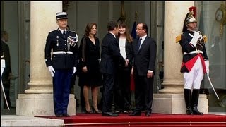 Nicolas Sarkozy quitte lElysée en compagnie de son épouse Carla Bruni [upl. by Gerger369]