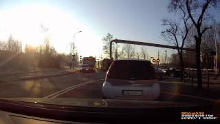 Rowerzysta vs autobus wrocław 13022015 [upl. by Aubyn940]