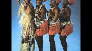 Mahlathini amp the Mahotella Queens  Makhomabhaji [upl. by Ecikram]