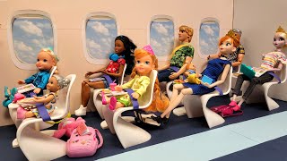 Airplane  Elsa amp Anna toddlers are flying on vacation  airport  Barbie dolls [upl. by Aric511]