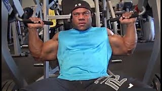 Phil Heath Training Shoulders at Golds Gym for a Photoshoot [upl. by Lucky]