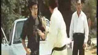 La fureur du dragon Bruce vs karateka [upl. by Hsac]