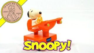 Snoopy Friction Powered Motorized Desk Mobile Toy Aviva Toys [upl. by Igor]