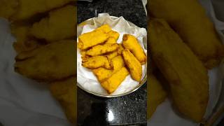 Kerala style  Pazham pori recipe 😋 in 10 mins bananabajji snack banana fritters nendran shorts [upl. by Alit]