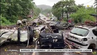 Barrage de Chirongui  les automobilistes rebroussent chemin [upl. by Novad777]