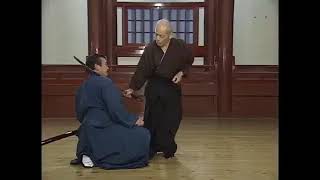 Iaido TatehizaNoBu 04 Ukigumo Iwata Norikazu Sensei Translation in desc 居合道 立膝之部 四本目 浮雲 岩田憲一 [upl. by Sokin892]