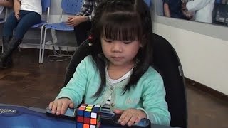 3 years old girl Rubiks Cube Solver 47 seconds [upl. by Timon]