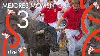 MEJORES MOMENTOS del tercer encierro de San Fermín 2022  Toros de José Escolar [upl. by Greenburg]