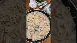 LINGUINE KREMOZE ME PANA KERPUDHA DHE FILETO PULE chickenpasta mushroom pasta [upl. by Neeruan]