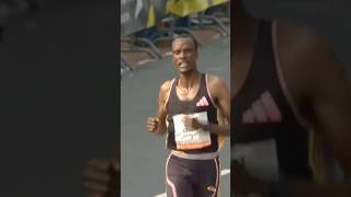 Muktar Edris IS BACK He wins the 2024 NN Dam Tot Damloop 10 miles Netherlands [upl. by Maxfield]