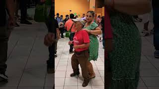 Wow pollito bailando este rico cumbion veanlo 🎶🎵🎼👍shorts dance baile music short show cumbia [upl. by Uwton]