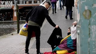 Mr Birmingham Andrew Stelly distributes blankets to the homeless  I Am Birmingham [upl. by Kannav]