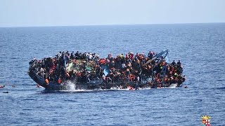 Topheavy cardboard Cruise Ship capsizes and sinks [upl. by Rapp]