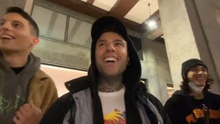 FEDEZ E LINCONTRO CHE GLI SVOLTA LA SERATA [upl. by Ornie414]