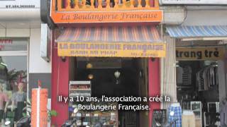 BlogTV  une quotboulangerie françaisequot à Hué [upl. by Arabel328]