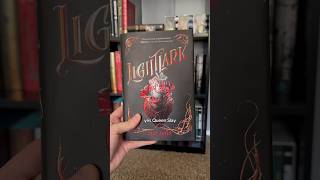 The difference between reading the first Lightlark book and Nightbane 🖤📖📚 tiktok booktok read [upl. by Khalid]