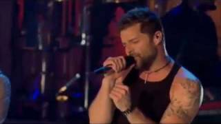 Ricky Martin Ft Wisin amp Yandel  Frio Video Live [upl. by Seadon]