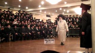 Toldos Aharon Rebbe  Mitzvah Tanz [upl. by Notgnilliw]