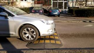 Citroen c5  Suspension Issue with speed bump test [upl. by Ahsienet]